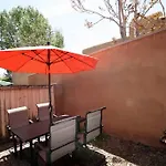 Galisteo Getaway - Courtyard - Near Railyard