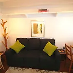 Galisteo Getaway - Courtyard - Near Railyard